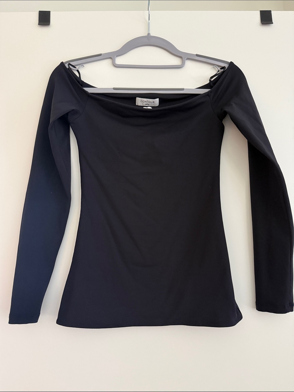 Aritzia Black Off-the-Shoulder Long Sleeve Top